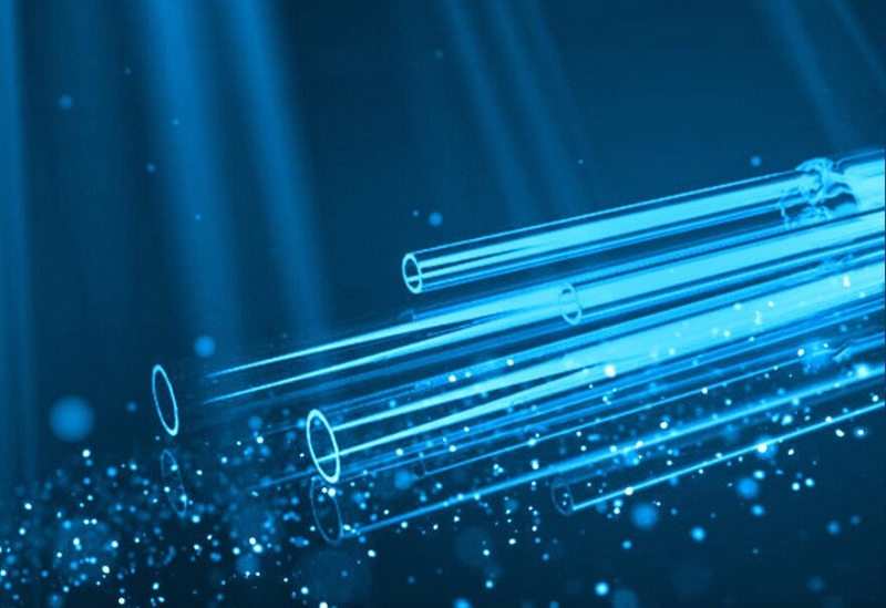 石英管的哪些热特性使其适用于高温应用？